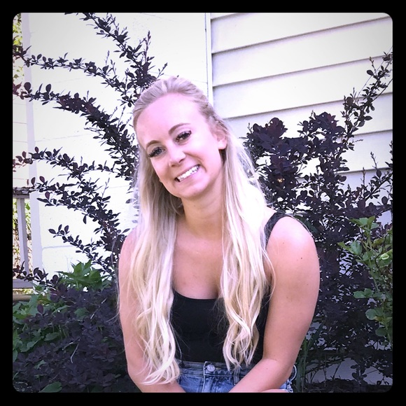 Meet your Posher, Olivia - Picture 1 of 1